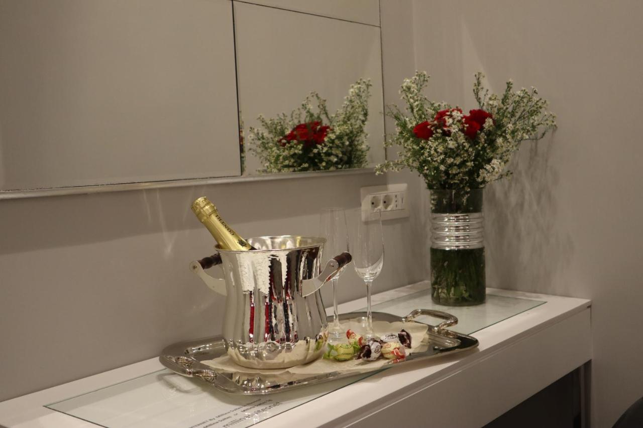 Millina Suites In Navona Roma Exterior foto