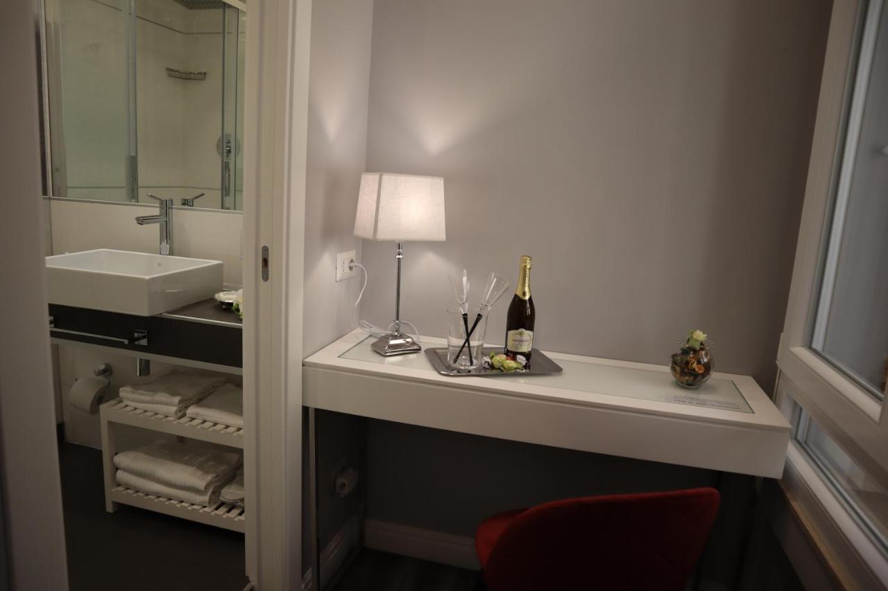 Millina Suites In Navona Roma Exterior foto